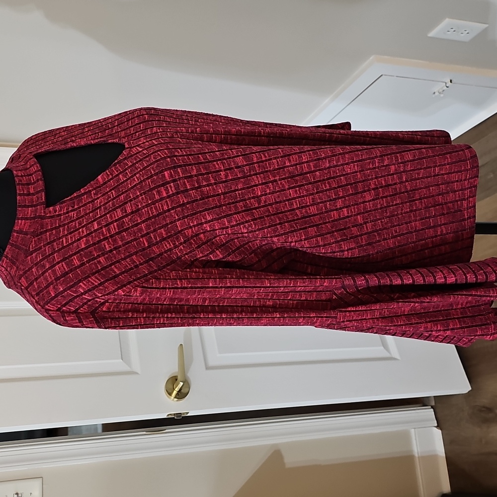 Top - Picture 7 of 16